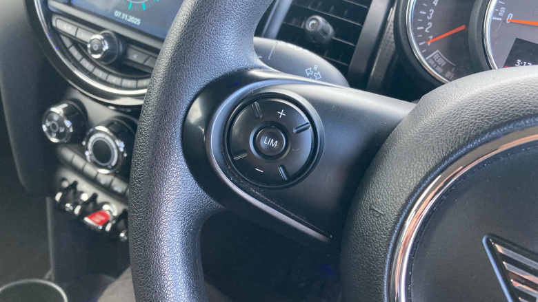 MINI Hatchback 1.5 Cooper Classic II 3dr Petrol Hatchback